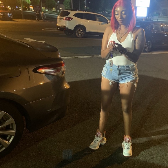 100% Authentic- Louis Vuitton Archlight Sneaker - Picture 8 of 8